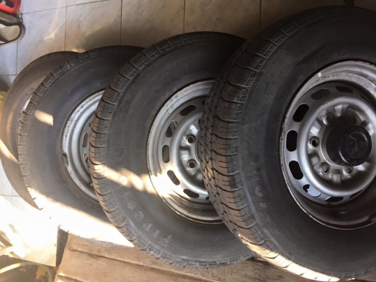 ขายล้อกะทะ 6รู พร้อมยาง FIRESTONE CV9000 195R14 ปี11 ชุดละ 4,900 บาท