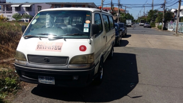 ฝากขายรถตู้โตโยต้าหัวจรวดสีขาวเดิมๆ ปี97(ตาเหยี่ยว) เครื่องดีเซล3L 2800 เครื่องดีมาก