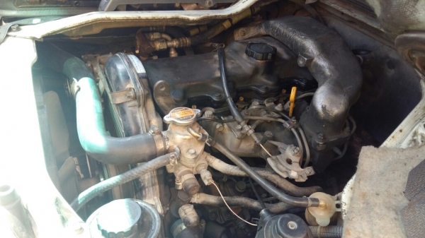 ฝากขายรถตู้โตโยต้าหัวจรวดสีขาวเดิมๆ ปี97(ตาเหยี่ยว) เครื่องดีเซล3L 2800 เครื่องดีมาก