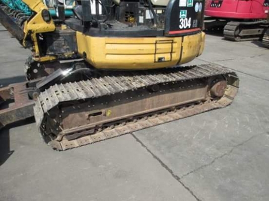 ขายรถขุด CATERPILLAR รุ่น 304  ปี2004 เก่านอกแท้ มีเอกสารใบอินวอย รถไม่เคยใช้งานในไทย มีรายหัวกระแทก สนใจโทร : 099-907-9273