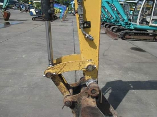 ขายรถขุด CATERPILLAR รุ่น 304  ปี2004 เก่านอกแท้ มีเอกสารใบอินวอย รถไม่เคยใช้งานในไทย มีรายหัวกระแทก สนใจโทร : 099-907-9273