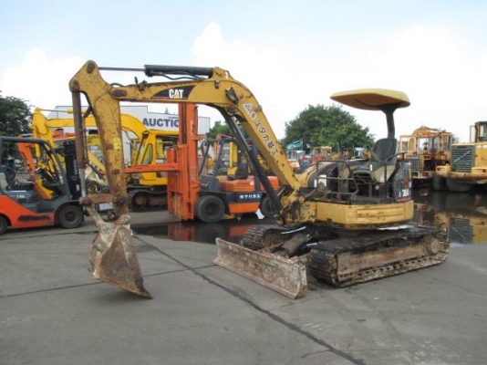 ขายรถขุดเก่านอก แท้ๆCATERPILLAR รุ่น : 304CR ซีเรียล. : *CAT00304LBTN01144*