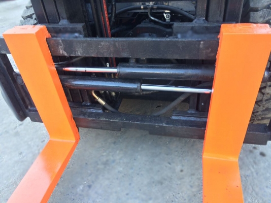 ขายโฟล์คลิฟท์ TOYOTA รุ่น 8 ยก 2.5 ตัน 3 เมตรเครื่องยนต์ ดีเซล 2Z เกียร์ออโต้พร้อมใช้งาน 094-426-7888 จะเด็ด