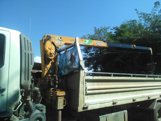 หกล้อ ฮีโน่ FD3H195 เครน 2.5 ท้องวี ช่วงยาว 6.20ม สภาพดีสวยเดิมพร้อมใช้ ทะเบียนพร้อมโอน