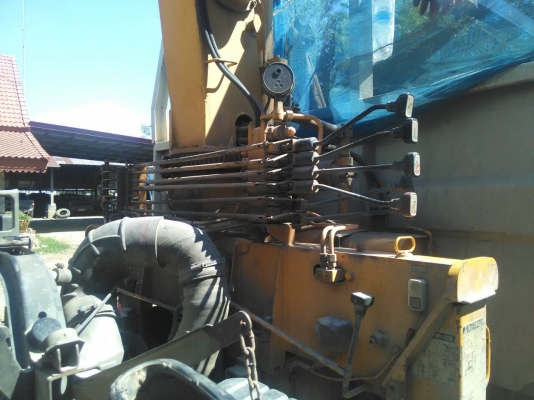 หกล้อ ฮีโน่ FD3H195 เครน 2.5 ท้องวี ช่วงยาว 6.20ม สภาพดีสวยเดิมพร้อมใช้ ทะเบียนพร้อมโอน