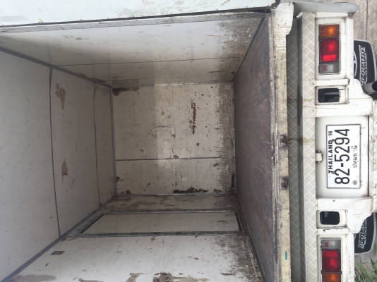 IZUZU nmr 130แรงม้า 6ล้อ เครื่องเดิมดีเซล ตู้ทึบสวย