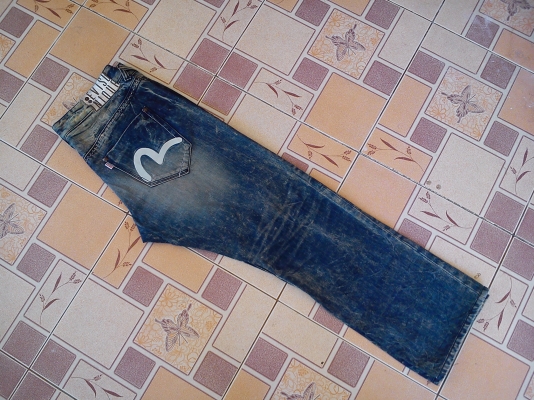 กางเกงยีนส์ EVISU ขนาดไซร์ เอว36 กางเกงยีนส์ EVISU ขนาดไซร์ เอว36