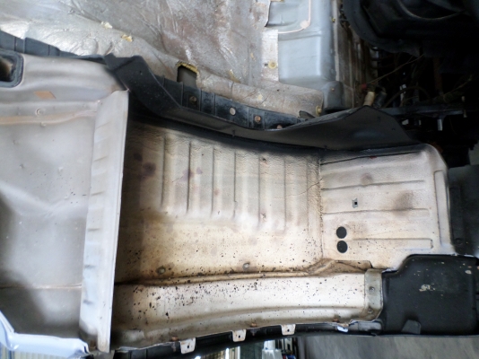 ขาย 6 ล้อดัมพ์ ฮีโน่  FC4J  140 แรง ยาว 4 ม.  สภาพสวยเดิมเครื่องดี พร้อมใช้งาน ชมก่อนได้ครับ สนใจติดต่อ 081-9425443   081-5715326