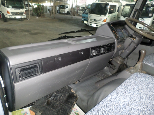 ขาย 6 ล้อดัมพ์ ฮีโน่  FC4J  140 แรง ยาว 4 ม.  สภาพสวยเดิมเครื่องดี พร้อมใช้งาน ชมก่อนได้ครับ สนใจติดต่อ 081-9425443   081-5715326