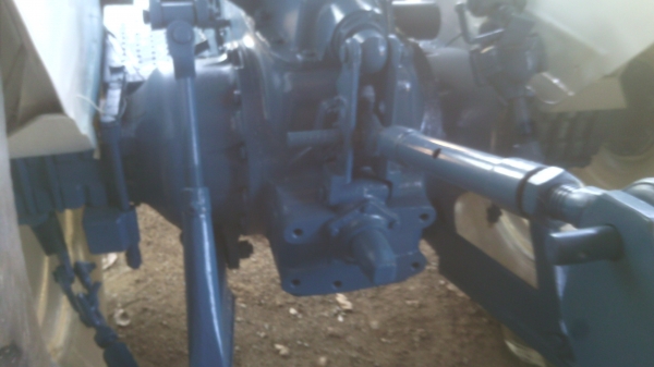 ขายรถไถFORD  เครื่อง6610    เกียท้ายเป็นรุ่น6600  สวยพร้อมใช้งาน