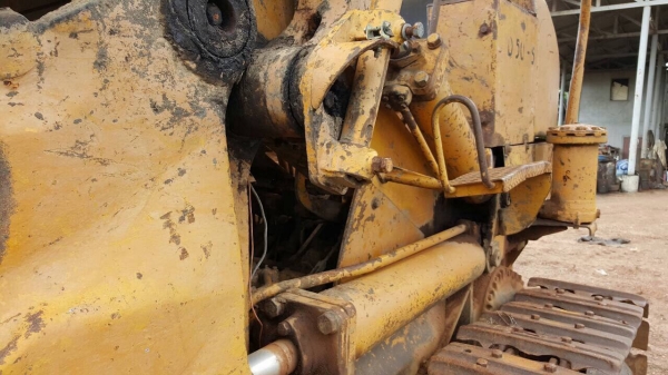 ขายแทรคเตอร์ KOMATSU D50S-15 เอกสารใบซื้อขาย รถใช้งานอยู่ครับ