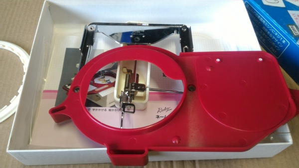 เครื่องลอกจากแบบมาเย็บปักลายด้วยจักรเย็บธรรมดาได้เลย หาลายสวยๆหรือแบบที่ต้องการมาปักเย็บให้สวยได้ตามต้องการ