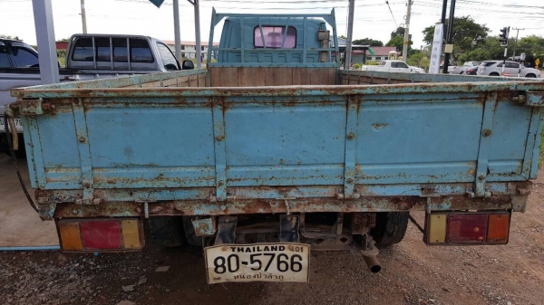 ขาย 6 ล้อ NKR 110 แรงม้า คัสซีสวย พื้นกระบะมีผุ ทะเบียนพร้อมโอน ราคาต่อรองได้ครับ