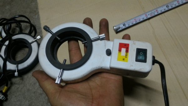 ชุดโคมไฟส่องสว่าง พร้อมหลอช่วยส่องชิ้นงานบนโต็ะ ถอดมาจากตัวกล้องส่องขยาย