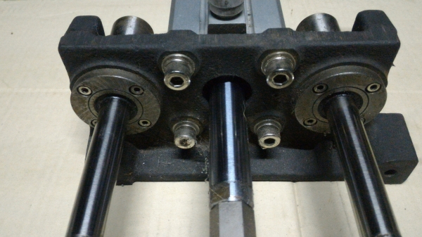 ชุดกระบอกลมกดอัดชิ้นงานพร้อมฐานยึดและแกนประคองแบบมีลูกปืนรองลื่น