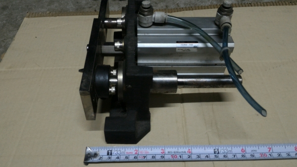 ชุดกระบอกลมกดอัดชิ้นงานพร้อมฐานยึดและแกนประคองแบบมีลูกปืนรองลื่น