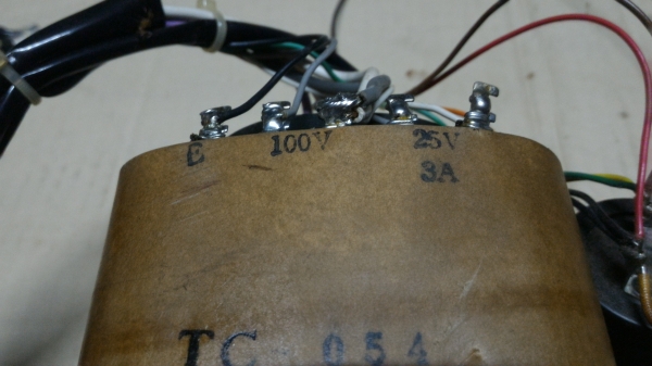 หม้อแปลงไฟ จากแบบตรถ 12 V. ให้เป็นไฟ AC 100 V. ได้ ขนาด 4 A.