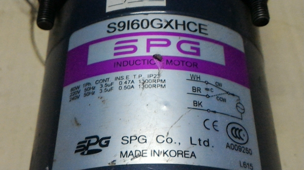 มอเกียร์ทดยี่ห้อ SPG ขนาด 60 W.ทดแล้วหมุมที่ 56 รอบต่อนาที เพลาขับโต 15 มม.