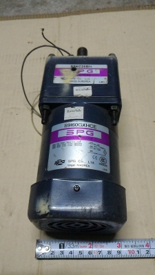 มอเกียร์ทดยี่ห้อ SPG ขนาด 60 W.ทดแล้วหมุมที่ 56 รอบต่อนาที เพลาขับโต 15 มม.