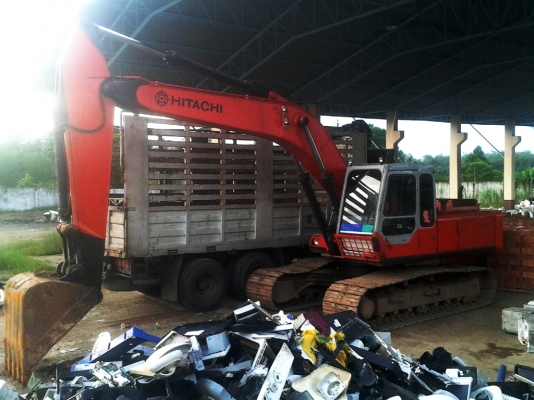 แบคโฮ Hitachi รุ่น EX200 - 1 ราคา 580,000 บาท นราธิวาส ==&gt; สุไหง โกลก ==&gt; หลุดจอง ==&gt; เพิ่ม