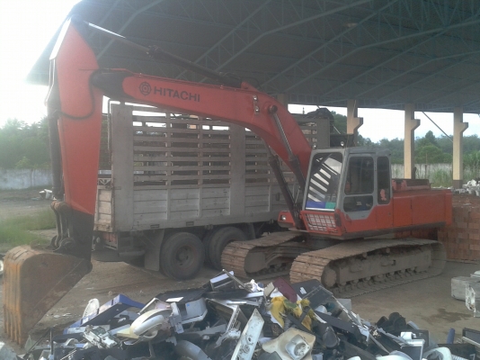 แบคโฮ Hitachi รุ่น EX200 - 1 ราคา 580,000 บาท นราธิวาส ==&gt; สุไหง โกลก ==&gt; หลุดจอง ==&gt; เพิ่ม