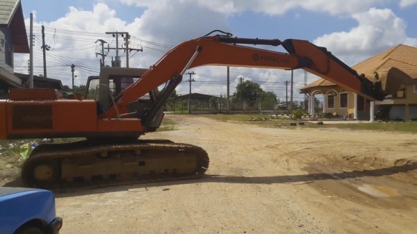 แบคโฮ Hitachi รุ่น EX200 - 1 ราคา 580,000 บาท นราธิวาส ==&gt; สุไหง โกลก ==&gt; หลุดจอง ==&gt; เพิ่ม