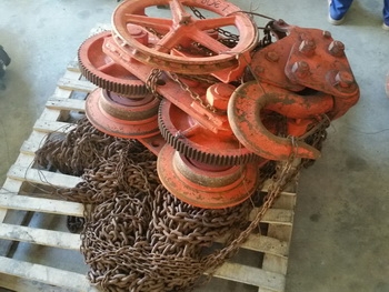 ขาย - รอกโซ่ สาว ขนาดใหญ่ 15 ตัน มือสองญี่ปุ่น เหล็กหนา ทนทาน ขาย - รอกโซ่ สาว ขนาดใหญ่ 15 ตัน มือสองญี่ปุ่น เหล็กหนา ทนทาน