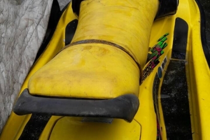 ขายเหมาเจ็ทสกี 2 ลำ  เก่าญี่ปุ่น  ลำเหลืองไม่มีกุญแจมาจากญี่ปุ่นค่ะ ตามสภาพ  คันขาวเครื่องติดแล้ว ราคา 90,000