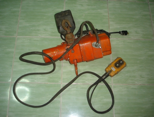 ขายรอกโซ่ไฟฟ้า ตราช้าง ยกได้100kg  ไฟ 220v made in japan