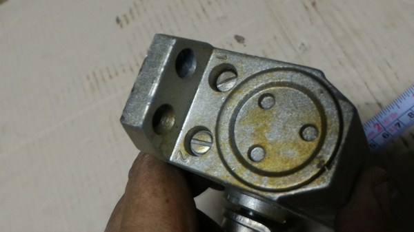 โช๊คตัวช่วยหมุน ปิด ประตูเวลาดึงเปิดประตูแล้วลืมปิด ช่วยป้องกันแมลง สัตว์เข้ามา (มีตัวเดียว)