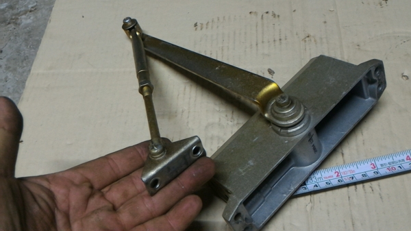 โช๊คตัวช่วยหมุน ปิด ประตูเวลาดึงเปิดประตูแล้วลืมปิด ช่วยป้องกันแมลง สัตว์เข้ามา (มีตัวเดียว)