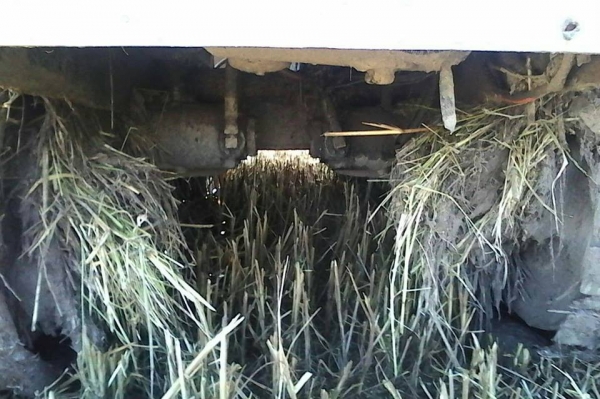 ขายรถเกี่ยวข้าว บางไทร รุ่นสิงคะนองนา เครื่องอีซูซุ230โบว์ อุ้มปรับระดับขวา โซ่D2 ตัวเดิน12นอก มอเตอร์ตัวเดิน23 ปั้มพ์ไดกิ้นส์เบอร์23 ตัวเดินสป๊อ-กเก็ต27นิ้ว ล้อนำ18นิ้ว โซ่47ข้อ  สภาพพร้อมลุยเกี่ยว