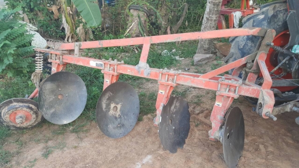 ตราช้าง 22x4 ติดมากับ L4708ครับ