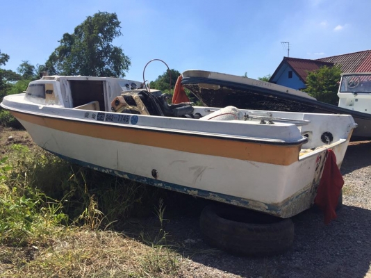 เรือตกปลา 17 ฟุตเก่าพร้อมญี่ปุ่นเครื่อง 65 แรงม้า