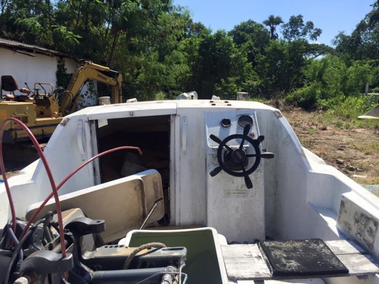 เรือตกปลา 17 ฟุตเก่าพร้อมญี่ปุ่นเครื่อง 65 แรงม้า