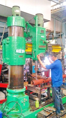 สว่านเรเดียล ญีุ่ปุ่น แขน 1600 ม.ม. อุปกรณ์ครบ 160,000 บาท