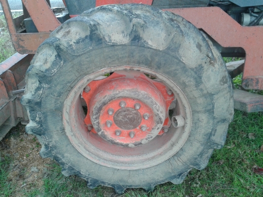 KUBOTA M9000