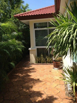 ขายบ้านเดี่ยวหลังมุม เดอะแกรนด์ เลียบวงแหวน-ประชาอุทิศ 57 ตร.ว.