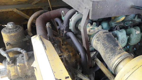 ซื้อมา1600000  ขาย 870000 ต้องการใช้เงิน รถเกียวข้าวโพด NEW HOLLAND