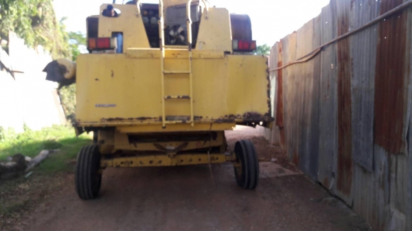 ซื้อมา1600000  ขาย 870000 ต้องการใช้เงิน รถเกียวข้าวโพด NEW HOLLAND