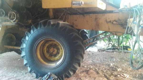 ซื้อมา1600000  ขาย 870000 ต้องการใช้เงิน รถเกียวข้าวโพด NEW HOLLAND