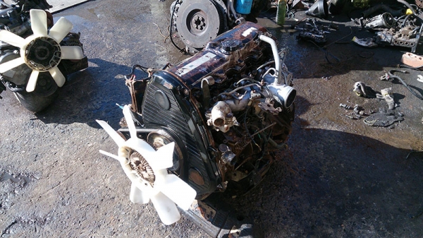 ขายเครื่องยนต์ TOYOT 2L MIGHTY X