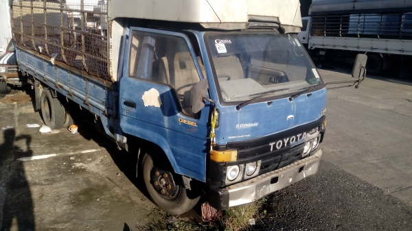 ขายด่วน รถ6ล้อToyota 300  115แรง