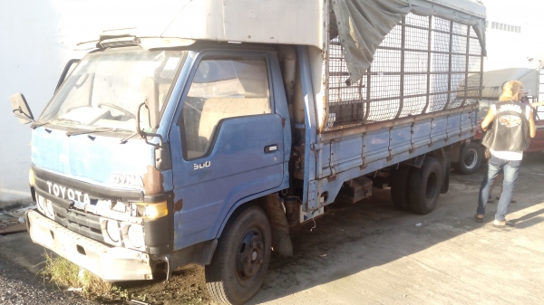 ขายด่วน รถ6ล้อToyota 300  115แรง