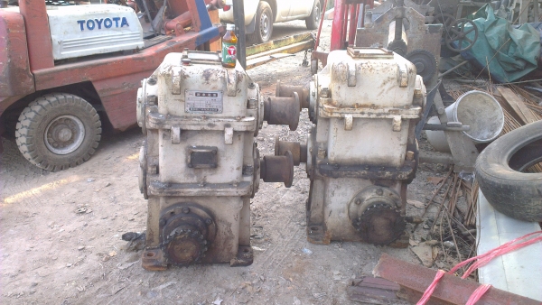 Sell> ขายเกียร์ทด ญี่ปุ่น ขนาดใหญ่ อัดตราทด 1:15 เข้า ซ้าย-ขวา ออก 2 แกนครับ