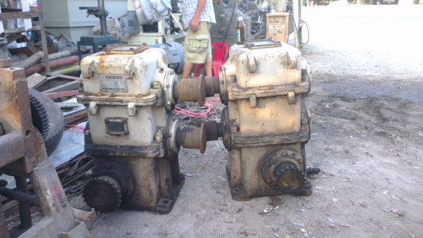 Sell> ขายเกียร์ทด ญี่ปุ่น ขนาดใหญ่ อัดตราทด 1:15 เข้า ซ้าย-ขวา ออก 2 แกนครับ