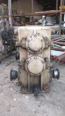 Sell> ขายเกียร์ทด ญี่ปุ่น ขนาดใหญ่ อัดตราทด 1:15 เข้า ซ้าย-ขวา ออก 2 แกนครับ