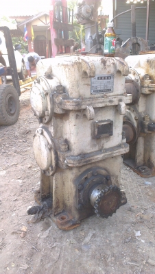 Sell> ขายเกียร์ทด ญี่ปุ่น ขนาดใหญ่ อัดตราทด 1:15 เข้า ซ้าย-ขวา ออก 2 แกนครับ