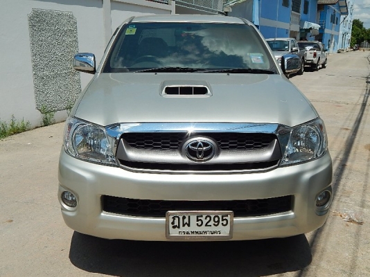 VIGO 4DR 2.5 เกียร์ธรรมดา ออกรถ 9,000 บาท VIGO 4DR 2.5 เกียร์ธรรมดา ออกรถ 9,000 บาท