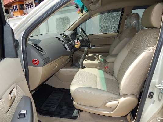 VIGO 4DR 2.5 เกียร์ธรรมดา ออกรถ 9,000 บาท VIGO 4DR 2.5 เกียร์ธรรมดา ออกรถ 9,000 บาท